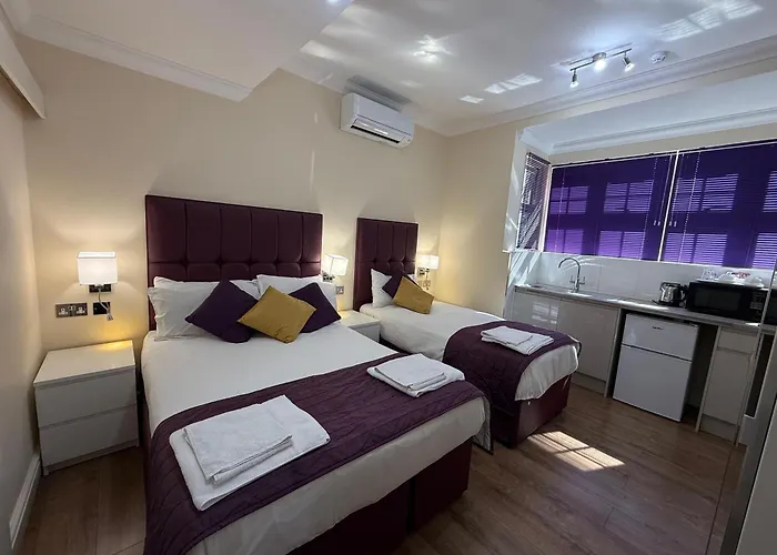 Crompton Guest House