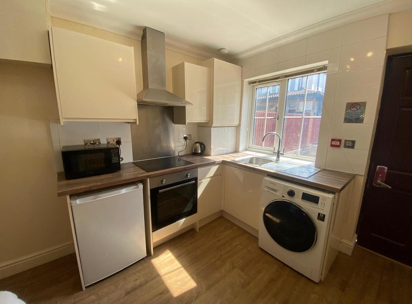Crompton 4*