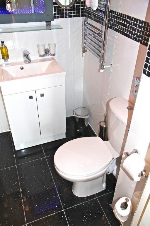 Crompton 4*