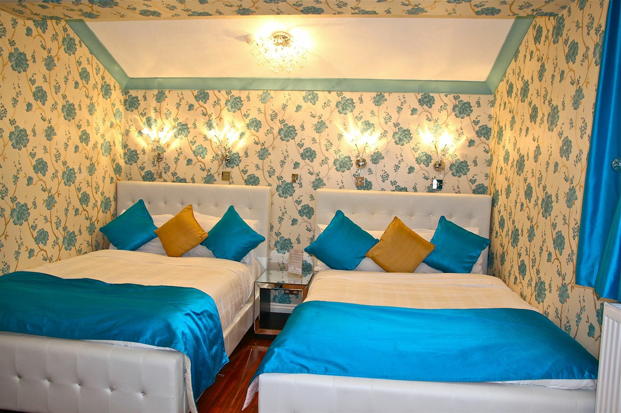 Crompton Гостевой дом 4*