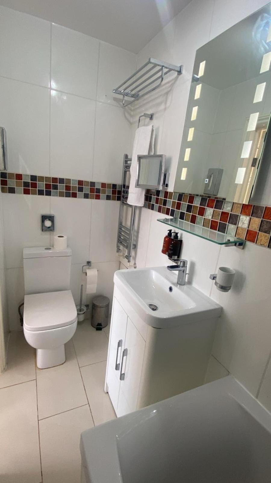 Crompton Hounslow