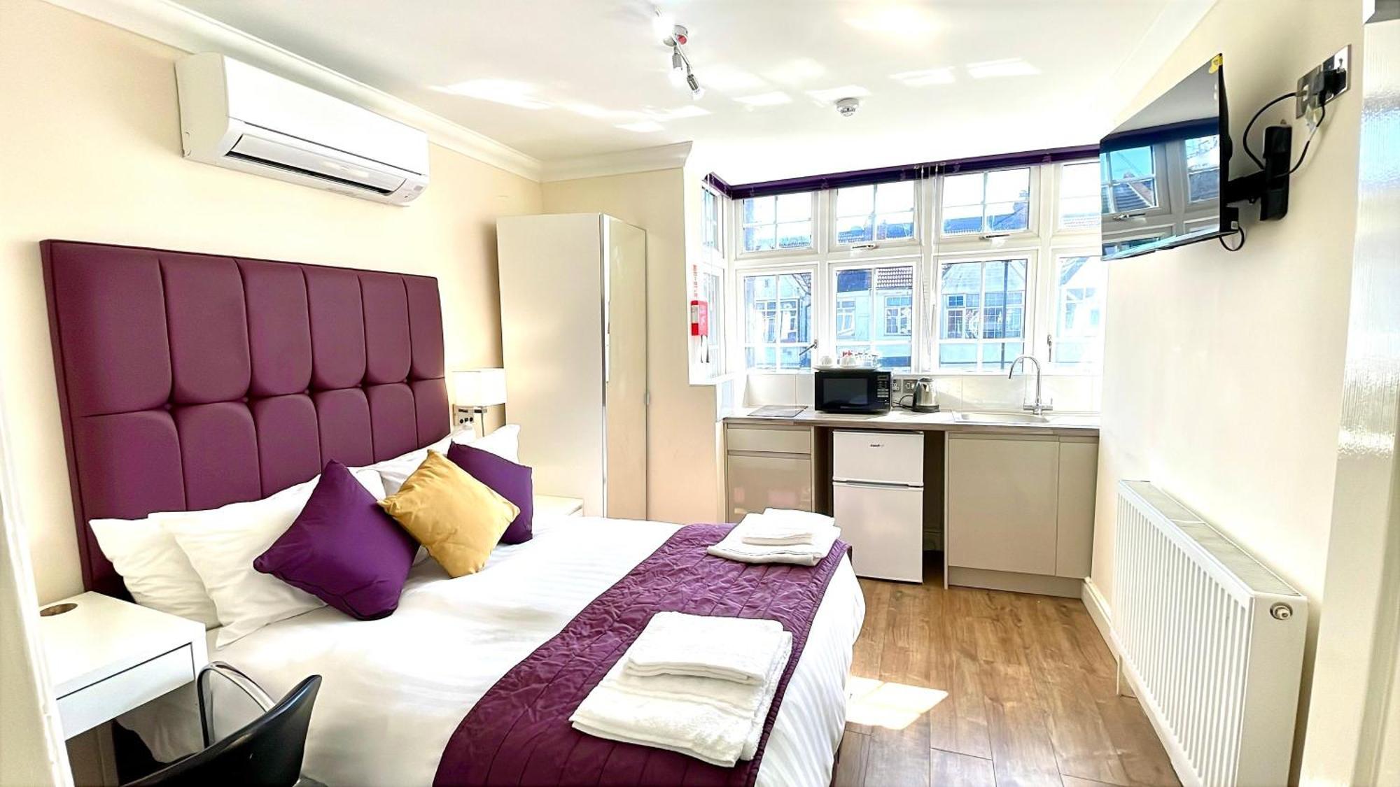 Crompton Gasthof Hounslow